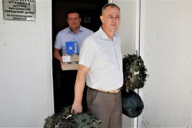 Волгодонцы отправили на передовую маскировочные сети и детские письма